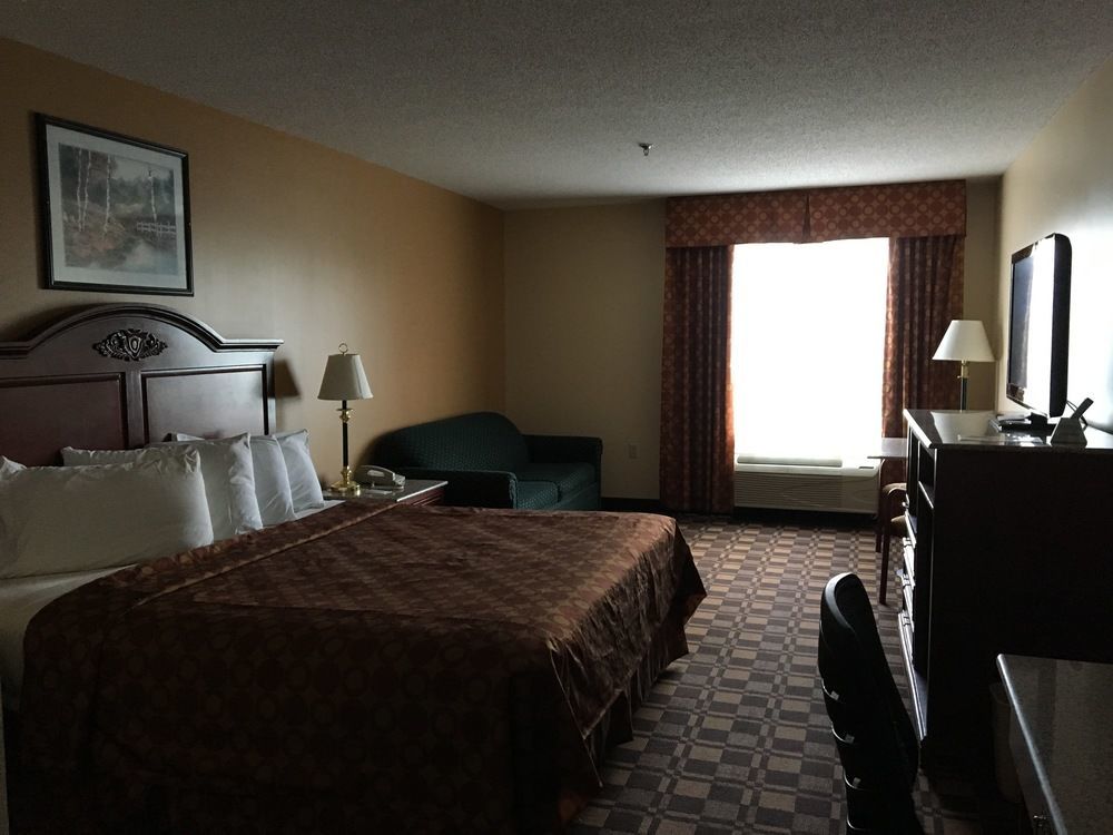 Cabot Inn & Suites Lancaster Ngoại thất bức ảnh